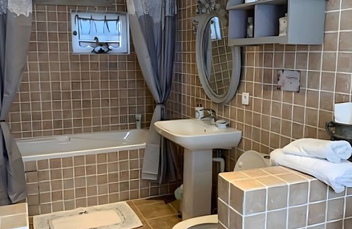 Suzay Bed & Breakfast | “Marie Antoinette” Guest Room with Breakfast, Pool, Private Terrace and Wi-Fi
