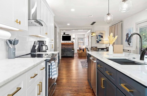 Marietta House | Marietta Square Suites - Big Home|Pool|Fire Pit