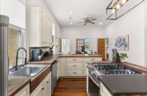 South 7th Ward House | Marigny Retreat | Steps to Trolley, French Quarter