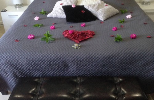 Massoins House | Marilyne mountain view suite with Jacuzzi and private sauna