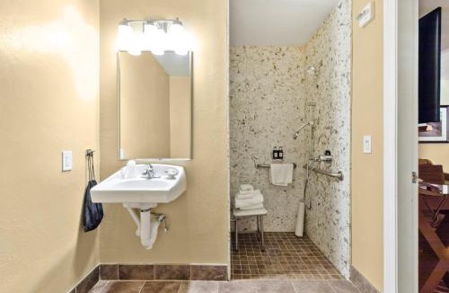 Corte Madera Hotel | Marin Suites Hotel