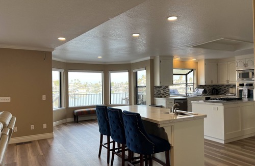 Discovery Bay House | Marina Bay Waterfront Home