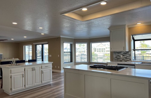 Discovery Bay House | Marina Bay Waterfront Home