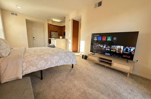 Del Rey Apartment | Marina Del Rey Getaway - Close To Venice Beach