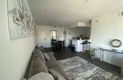 Del Rey Apartment | Marina Delight