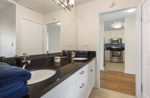 Marina Peninsula Apartment | Marina Edge, Bright 1BD 1BA Condo By The Beach.