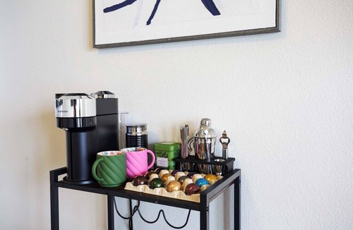 Marina Peninsula Apartment | Marina Edge, Bright 1BD 1BA Condo By The Beach.