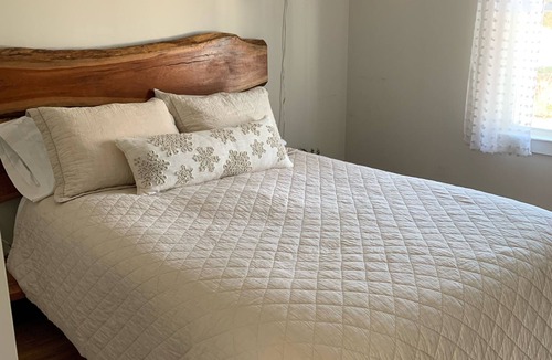 Clinton House | Marina Guest House