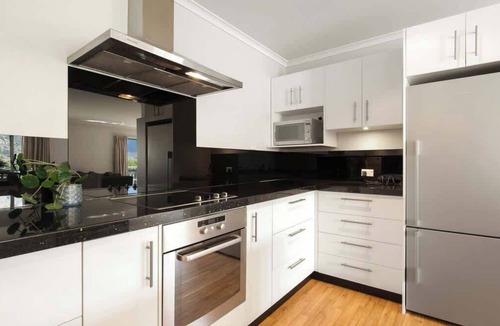 Frankton House | Marina Heights Panoramic Alpine Views