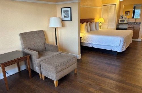 Des Moines Hotel | Marina Inn