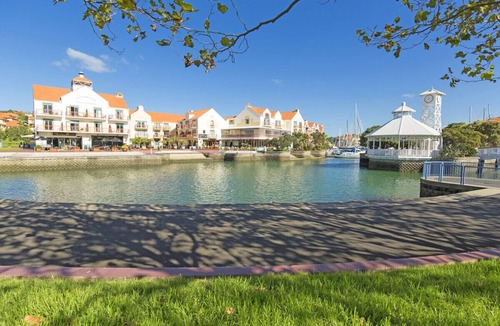 Gulf Harbour Apartment | Marina Magic - everything at your doorstep!