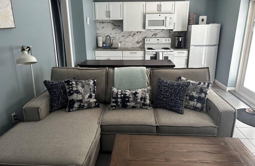 Portsmouth Apartment | Marina on the Sakonett
