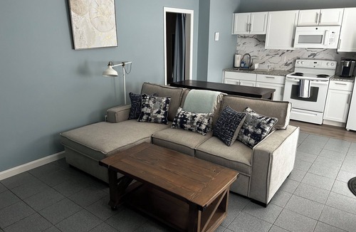 Portsmouth Apartment | Marina on the Sakonett