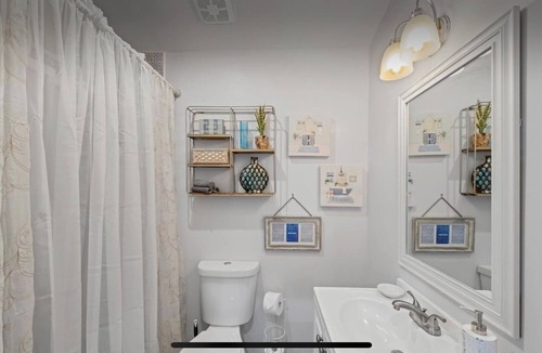Central Newport News House | Marina Paradise, Pet Friendly, Ample Parking, Game Room