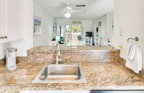 Rock Harbor Condo | Marina + Pool Access On-Site: Key Largo Escape