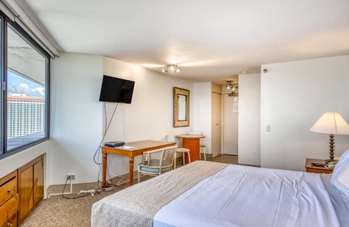 Waikiki Hotel | Marina Tower 3402