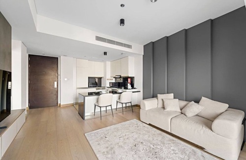 Dubai Marina Apartment | Marina View 1BR — Luxe Stay Near JBR Beach, Dining & Mall