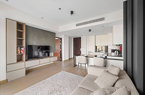 Dubai Marina Apartment | Marina View 1BR — Luxe Stay Near JBR Beach, Dining & Mall
