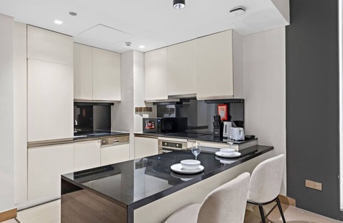 Dubai Marina Apartment | Marina View 1BR — Luxe Stay Near JBR Beach, Dining & Mall