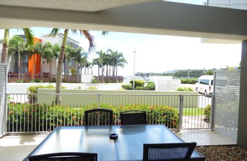 Airlie Beach Apartment | Marina View Apartment