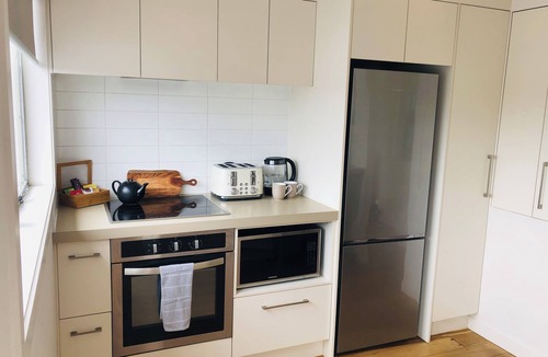 Milford Apartment | Marina View Apartment - Great Location