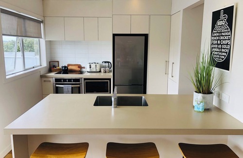 Milford Apartment | Marina View Apartment - Great Location