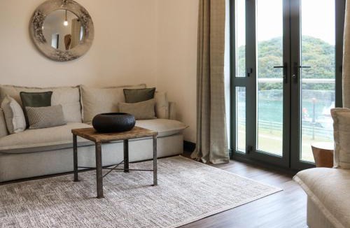 Neyland House | Marina View