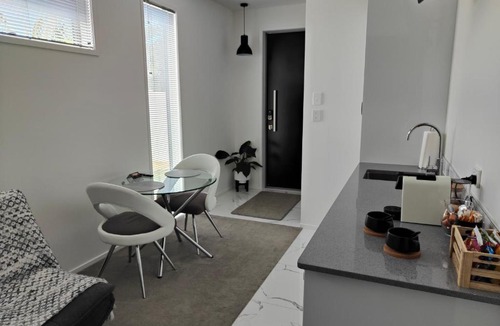 One Tree Point Apartment | Marina Views