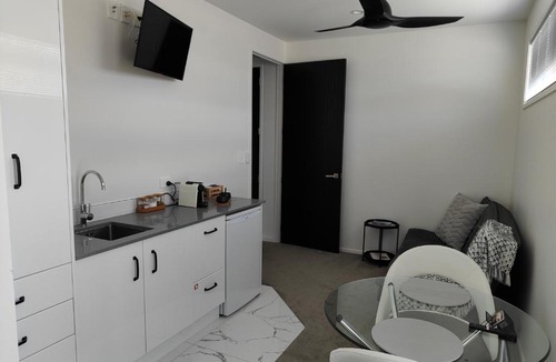 One Tree Point Apartment | Marina Views