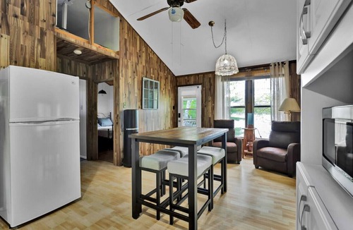 Notre-Dame-de-Pontmain Cottage | Marina Waterfront Cottage | Lake View