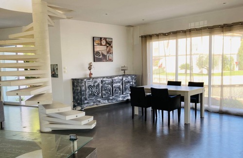 Aigues-Mortes Villa | Marina with private swimming pool