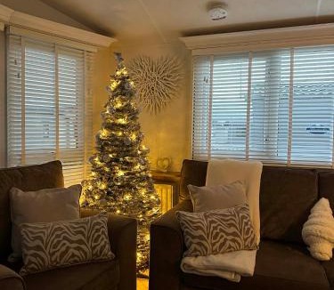 Rhyl House | marine getaways caravan hire winchester