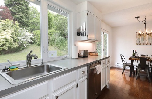 Lagoon Point House | Marine View Bluff by AvantStay | Waterfront Views