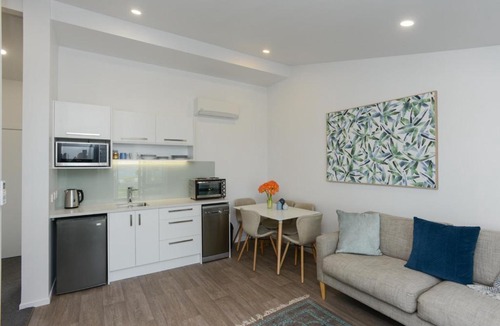 Napier Apartment | Marine Views - Napier Upstairs Unit