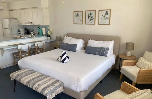 Hollywood South Central Beach Cabin | marine villas # 6 Beach access