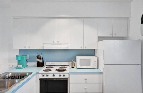 Hollywood South Central Beach Cabin | marine villas # 7 Beach access