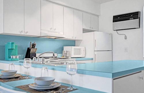 Hollywood South Central Beach Cabin | marine villas # 7 Beach access