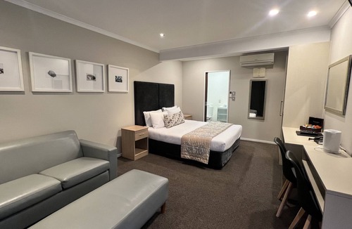 Westshore Hotel | Marineland Motel