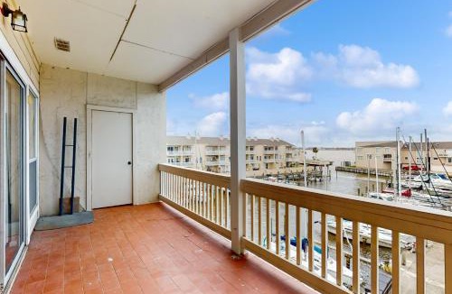 El Lago Apartment | Mariner Village 307