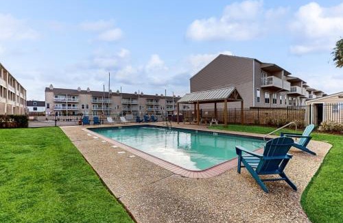 El Lago Apartment | Mariner Village 307