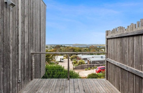 Ocean Grove Apartment | Mariners Retreat Unrivalled Ocean and River Views