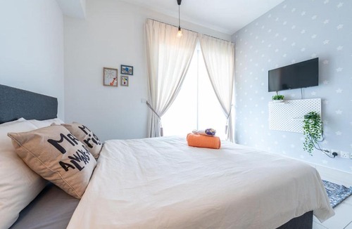 Sungai Buloh Apartment | @Mario direct MRT link & 50m infinity pool with jacuzzi