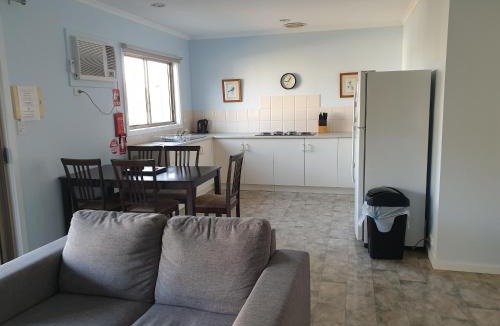 Warrenben Resort | Marion Bay Holiday Villas