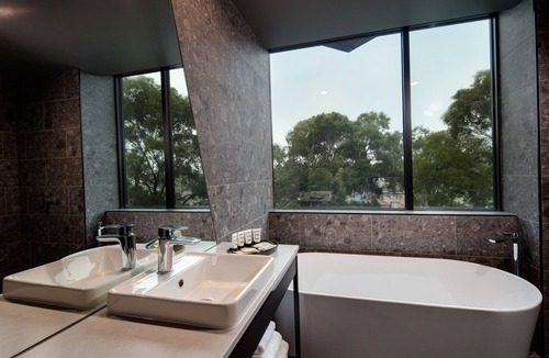 Mitchell Park Hotel | Marion Hotel