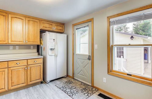 Marion House | Marion Retreat w/Patio, Grills & Fire Pit