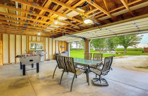 Marion House | Marion Retreat w/Patio, Grills & Fire Pit