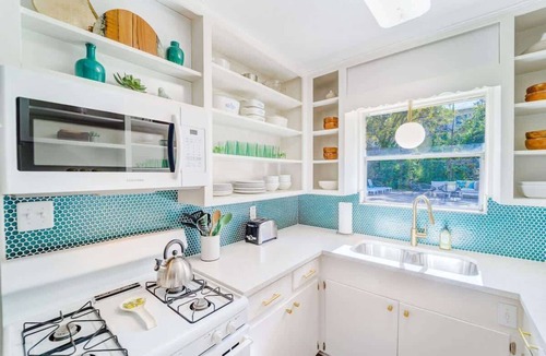 Greater South River City Condo | Mariposa B | Bright Stay + Sleeps 5 & Patio