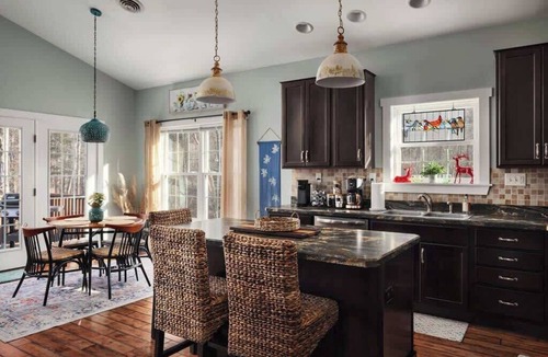 Berkeley Springs House | Mariposa · Creek Cottage with Hot Tub & Fire Pit