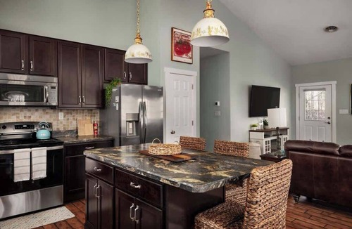 Berkeley Springs House | Mariposa · Creek Cottage with Hot Tub & Fire Pit
