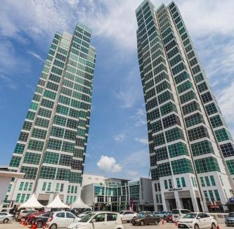 George Town Apartment | Maritime